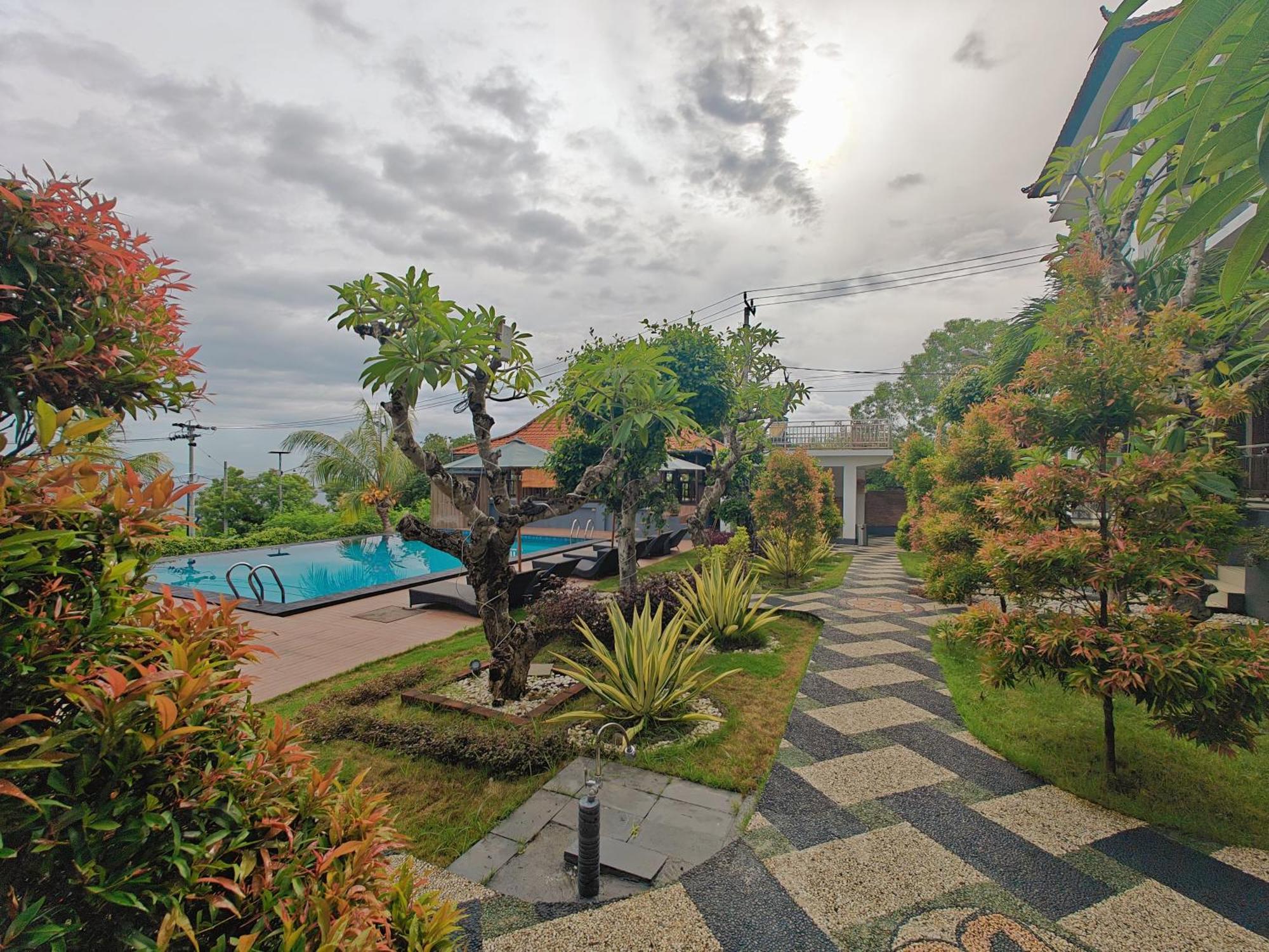 Nusa Sedayu Hotel By Ocean View Batununggul المظهر الخارجي الصورة